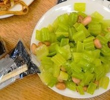 芹菜果仁