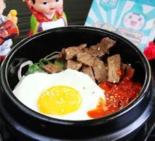 Black Pepper Beef Stone Pot Rice Bowl