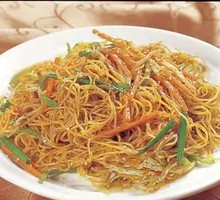 Pickled Vegetable and Pork Stir-Fried Rice Noodles