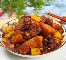 Braised Pork with Potatoes