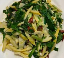 Stir-fried Leek with Winter Bamboo Shoots