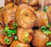 Fatty Intestine Wrapped in Green Onion