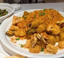 Bifengtang Stir-Fried Crab and Seafood Feast