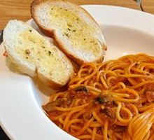 Classic Bolognese Spaghetti