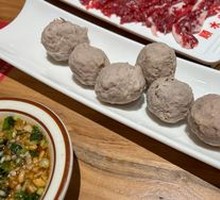 Hand-Pressed Juicy Beef Meatballs (6 pieces)