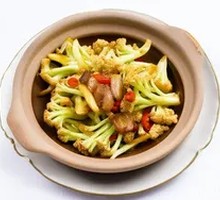 Braised Cauliflower in Clay Pot