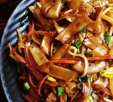 Dry-Fried Beef Rice Noodles
