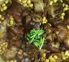 Beauty-Enhancing Pig Trotters