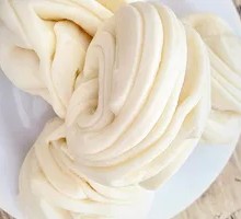Flower-shaped steamed bun