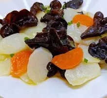 Black fungus stir-fried with yam