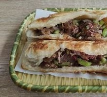 Braised Pig's Blood with Donkey Meat in Flatbread