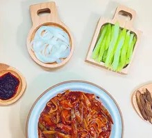 Chicken Stir-fried with Sand Rice Noodles