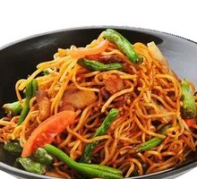 Stir-Fried Noodles with Green Beans and Shredded Pork in Clay Pot