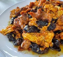 Sour Stir-Fried Egg with Wood Ear Mushrooms