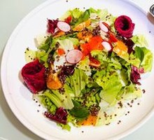 Nutritious Vegetable and Fruit Salad