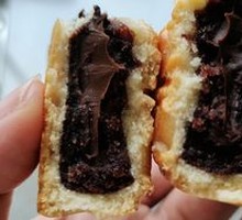 Chocolate Lava Mooncake