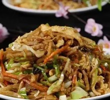 Spicy Chicken Stir-Fried Noodles