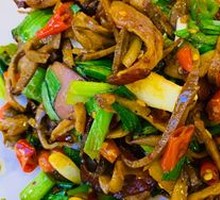 Stir-fried smoked bamboo shoots with preserved pork