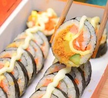腊肠肉松紫菜包饭