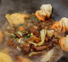 Stewed Beef Tendons and Brain in Iron Pot