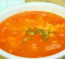 Fresh Pork Bone Soup with Tomato Handmade Noodles