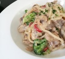 Creamy Chicken Mushroom Pasta