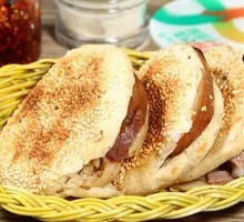 Braised Pork Belly in Flatbread