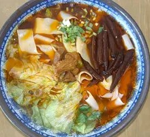 Beef Noodle Soup with Separated Broth and Noodles