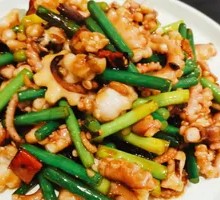 Stir-fried Garlic Shoots with Octopus