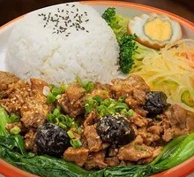 Stewed Chicken Rice with Mushrooms