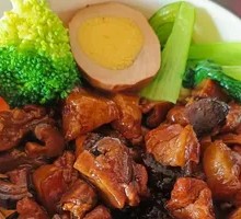 Signature Taiwanese Braised Pork Rice