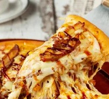 BBQ Charcoal Grilled Chicken Leg Pizza Thin Crust