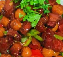 Braised Pork with Small Potatoes