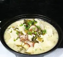 Snow Cabbage Tofu Soup with Rice Cake