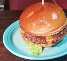 Classic Cheeseburger