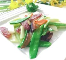 Stir-fried Water Chestnut with Preserved Meat