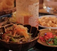 Nyonya Mini Golden Cups