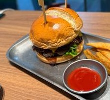 Pineapple Beef Burger