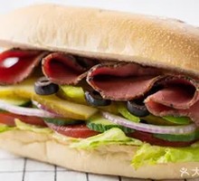 香烤黑椒牛肉三明治