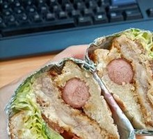 培根芝士烟熏肠三明治