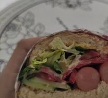 德式烟熏肠三明治