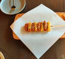 Rice Cake and Sausage Skewers