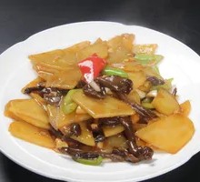 Yellow Mushroom Potato Slices