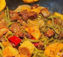 Pork Trotter and Spare Ribs Hot Pot