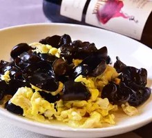 Wood Ear Mushroom Stir-Fried with Eggs