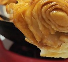 Flower-shaped steamed bun