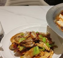 Spicy Stir-Fried Clams