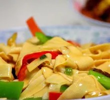 Bell Pepper and Tofu Skin Rice Bowl