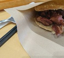 Sesame Flatbread with Beef