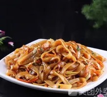 Beef Brisket Stir-Fried Rice Noodles